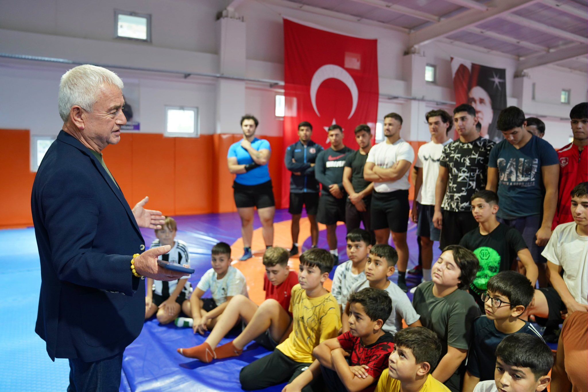 Baskan Geyikciden Gurescilere Ziyaret (3)