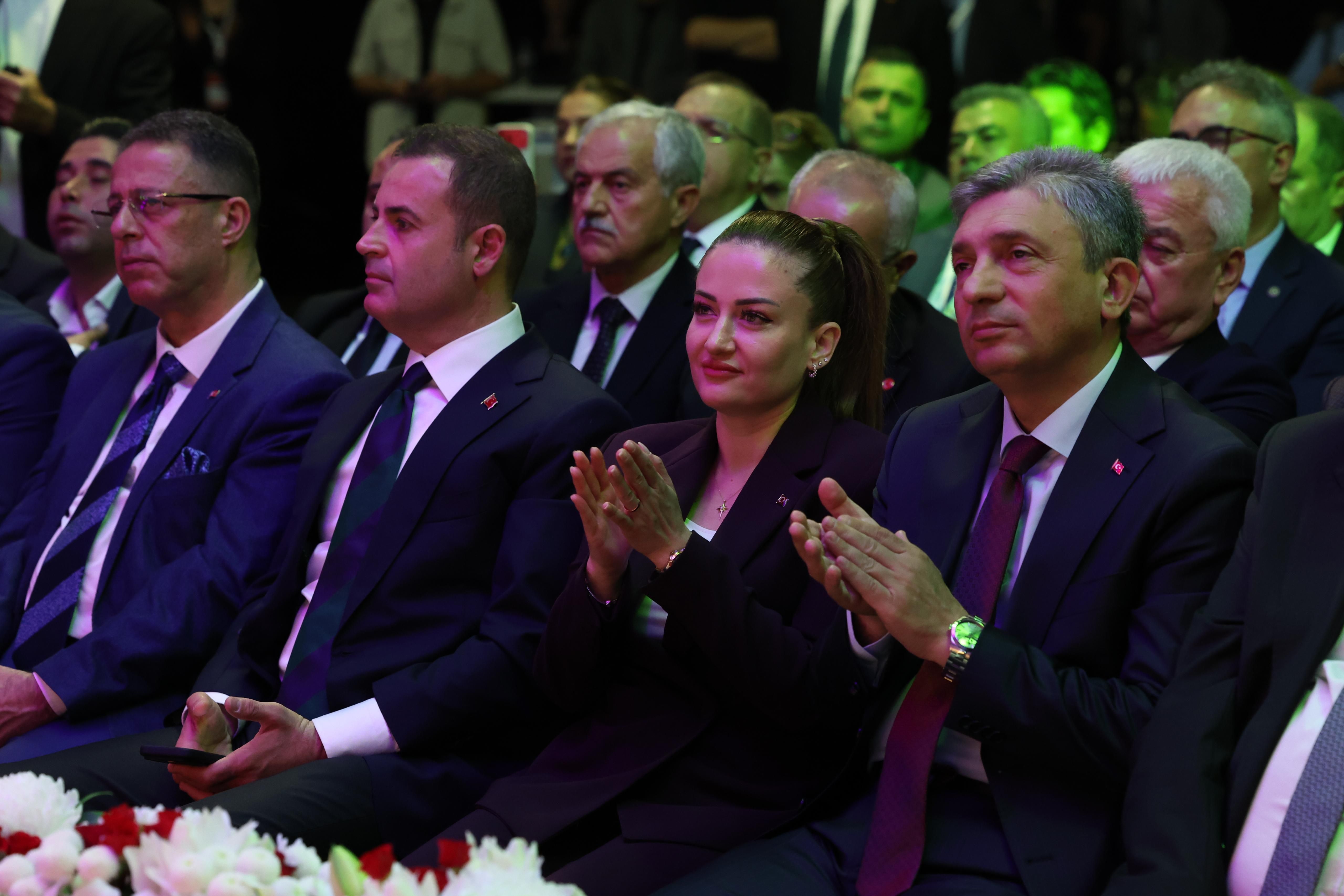 Büşra Özdemir Konuştu! Antalya'da Turizm Büyüyor, Peki Antalyalı Ne Kazanıyor (1)
