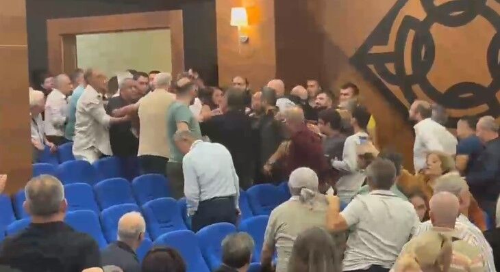 Cem Kotan Chp’den Istifa Etti Belediyede Adım Atacak Yer Kalmadı (1)-1