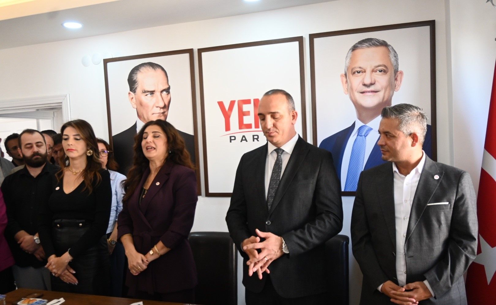 Cem Kotan Yeni Parti Rozetini Taktı (1)