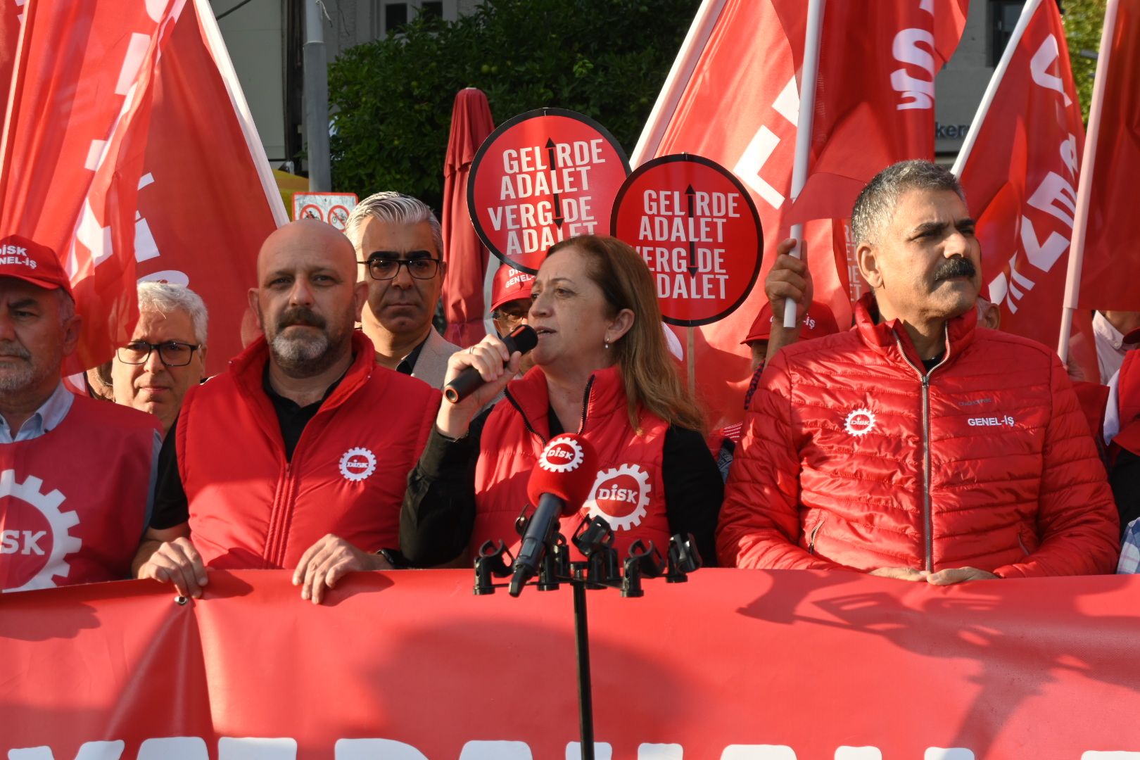 Di̇sk Genel Başkanı Çerkezoğlu Antalya'dan Iktidara Seslendi (13)