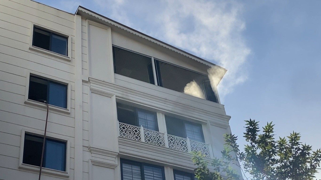 Diyanet Vakfı Kültür Merkezinde Çıkan Yangın Korkuttu (1)