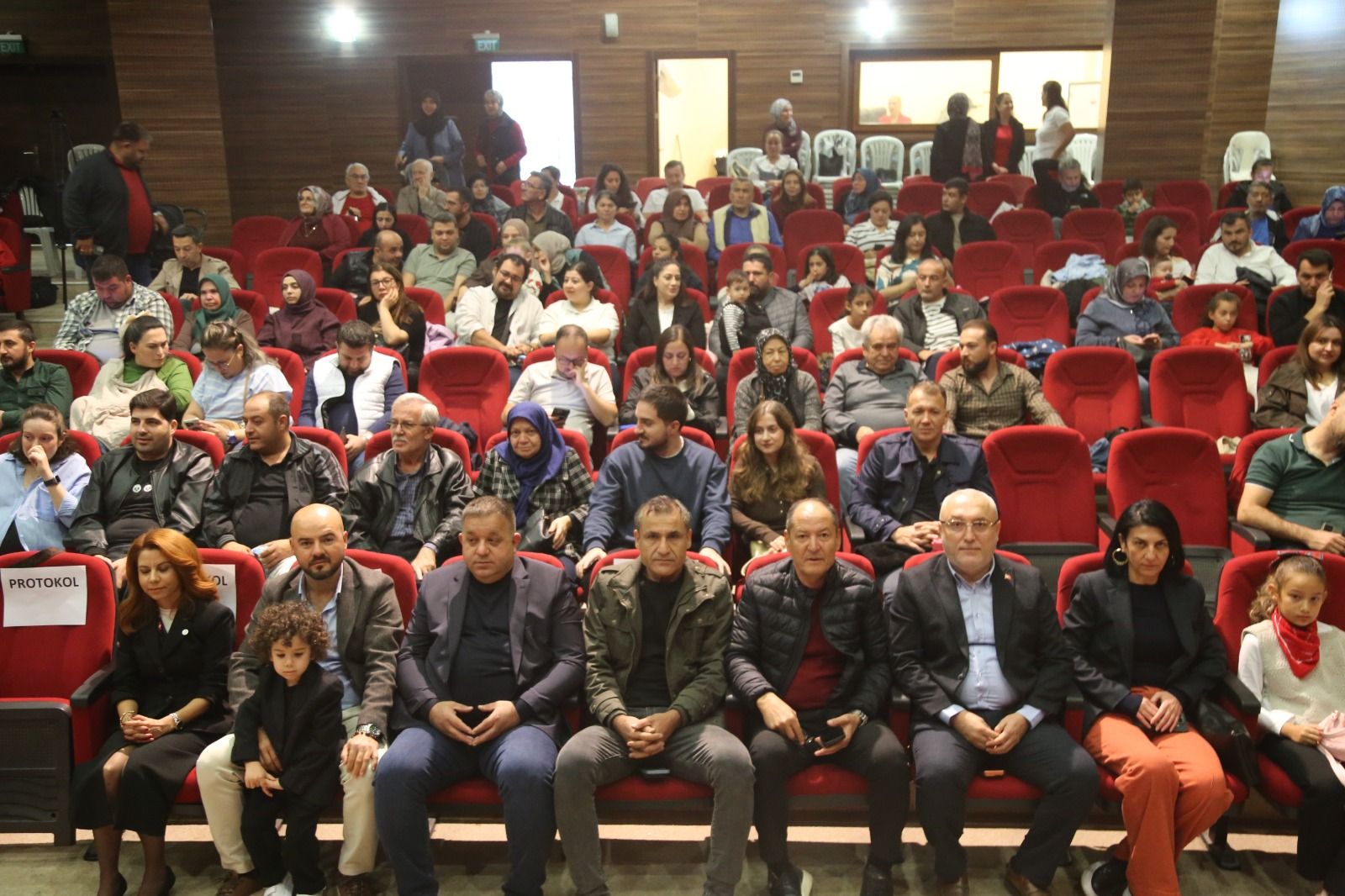 Döşemealtı’nda Cumhuriyet Coşkusu Minik Öğrencilerin Gösterileriyle Yaşandı (1)