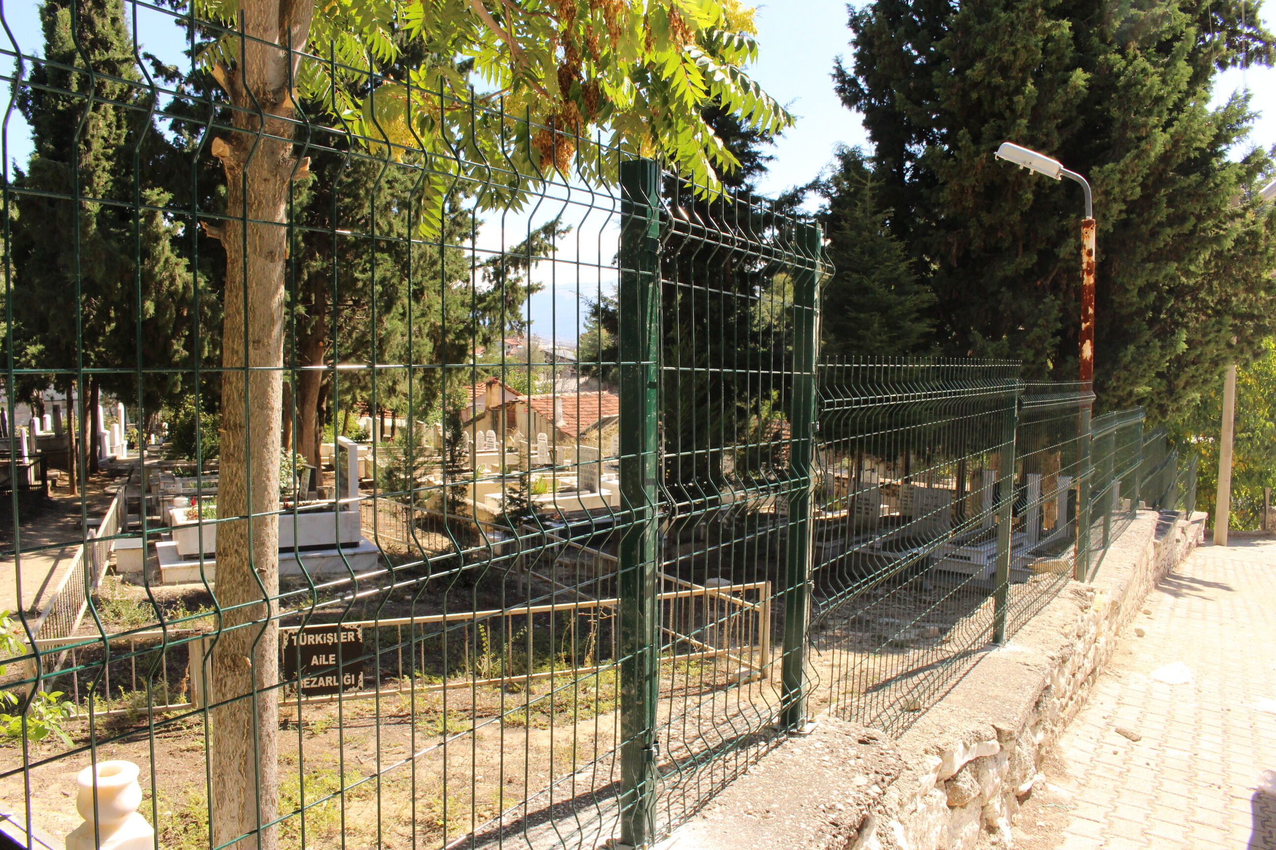 Elmalı Kızıltemeller Mezarlığı’nda Güvenlik Ve Çevre Düzenlemesi (2)