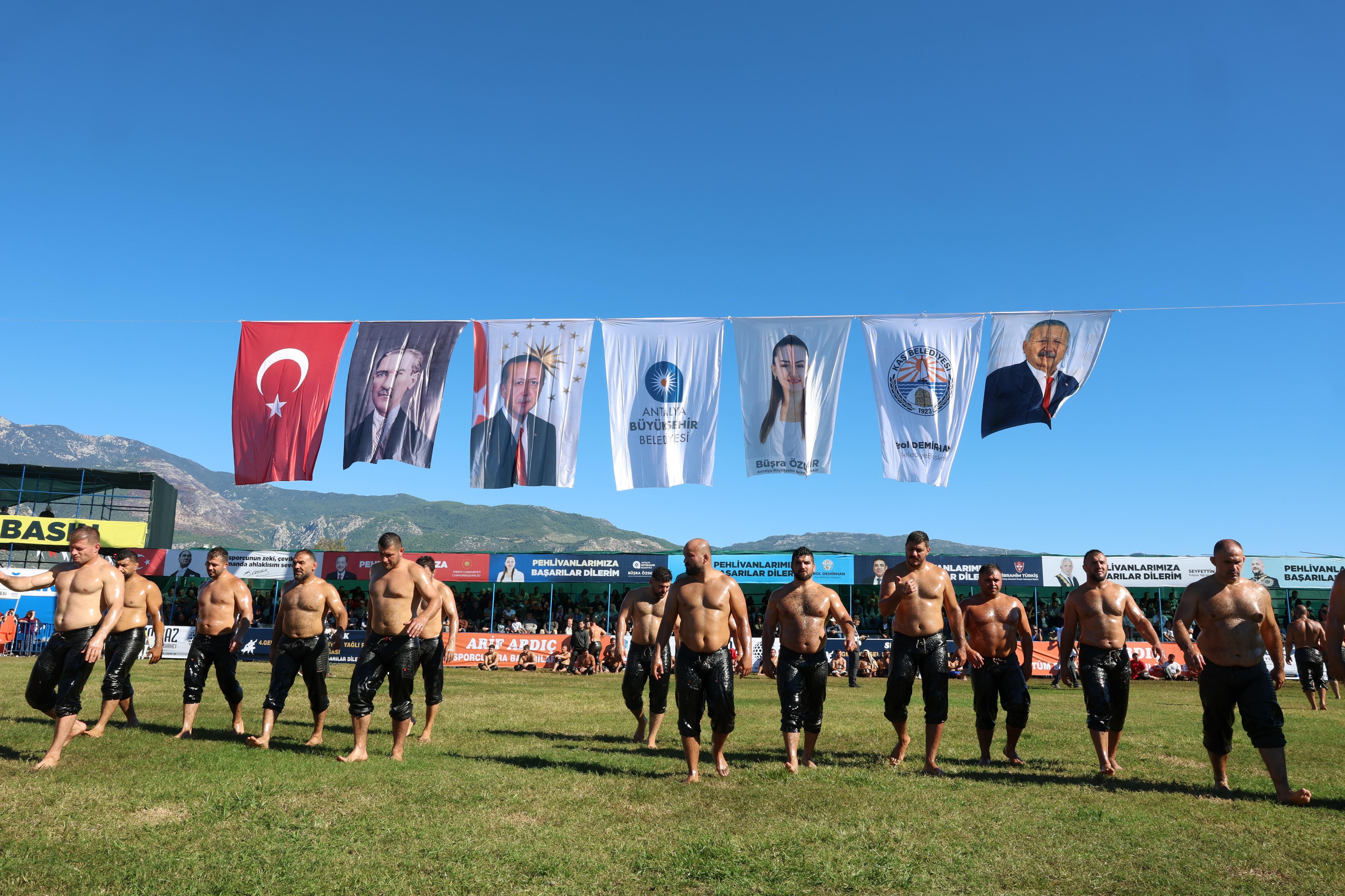 ‘Kadınlar Hiç Izlemedik’ Dedi Büşra Özdemir Kadınları Geri Çevirmedi (6)