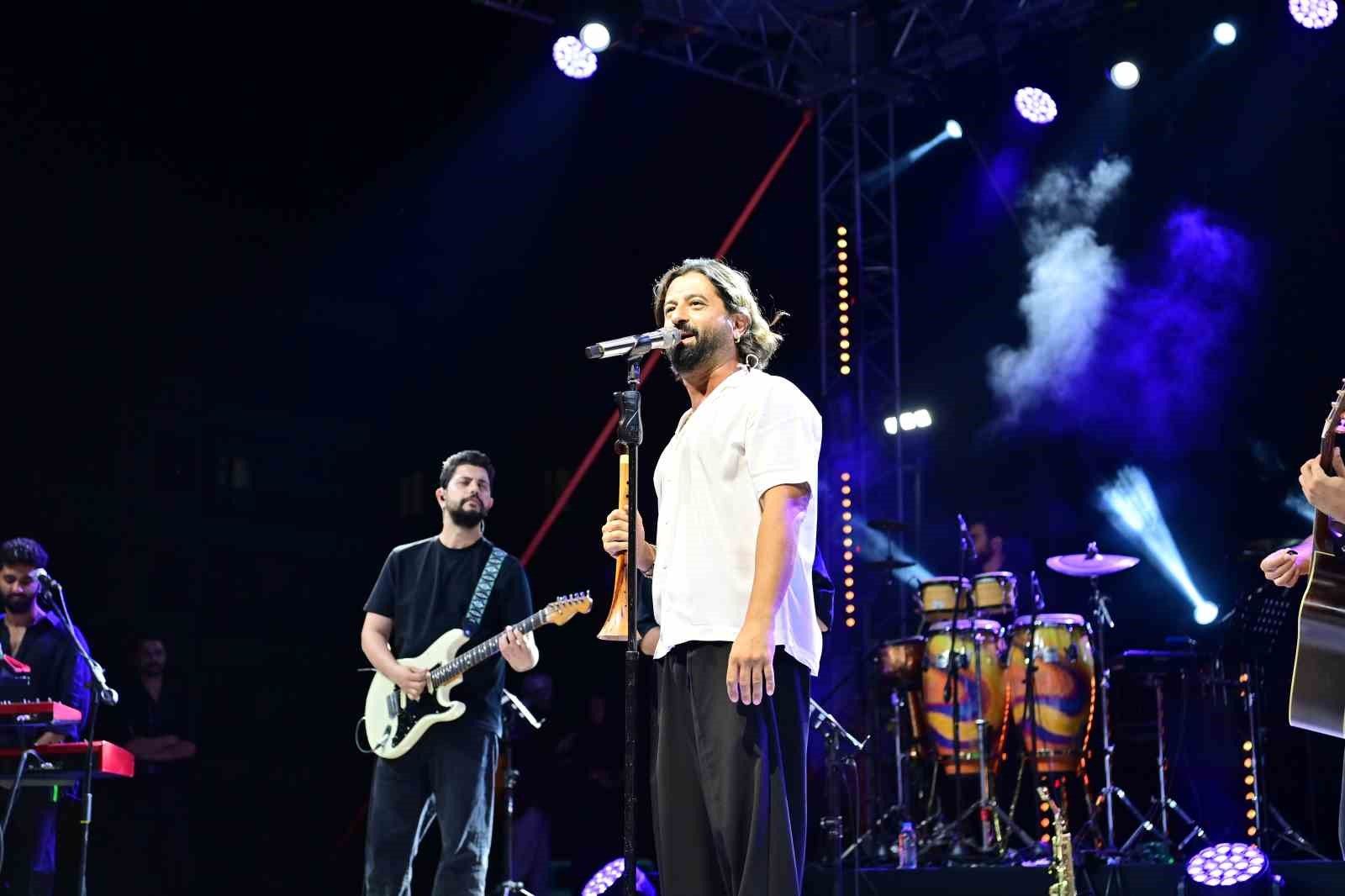 Kemer’de Cumhuriyet Bayramı Etkinlikleri Bir Gün Erteledi (1)-1
