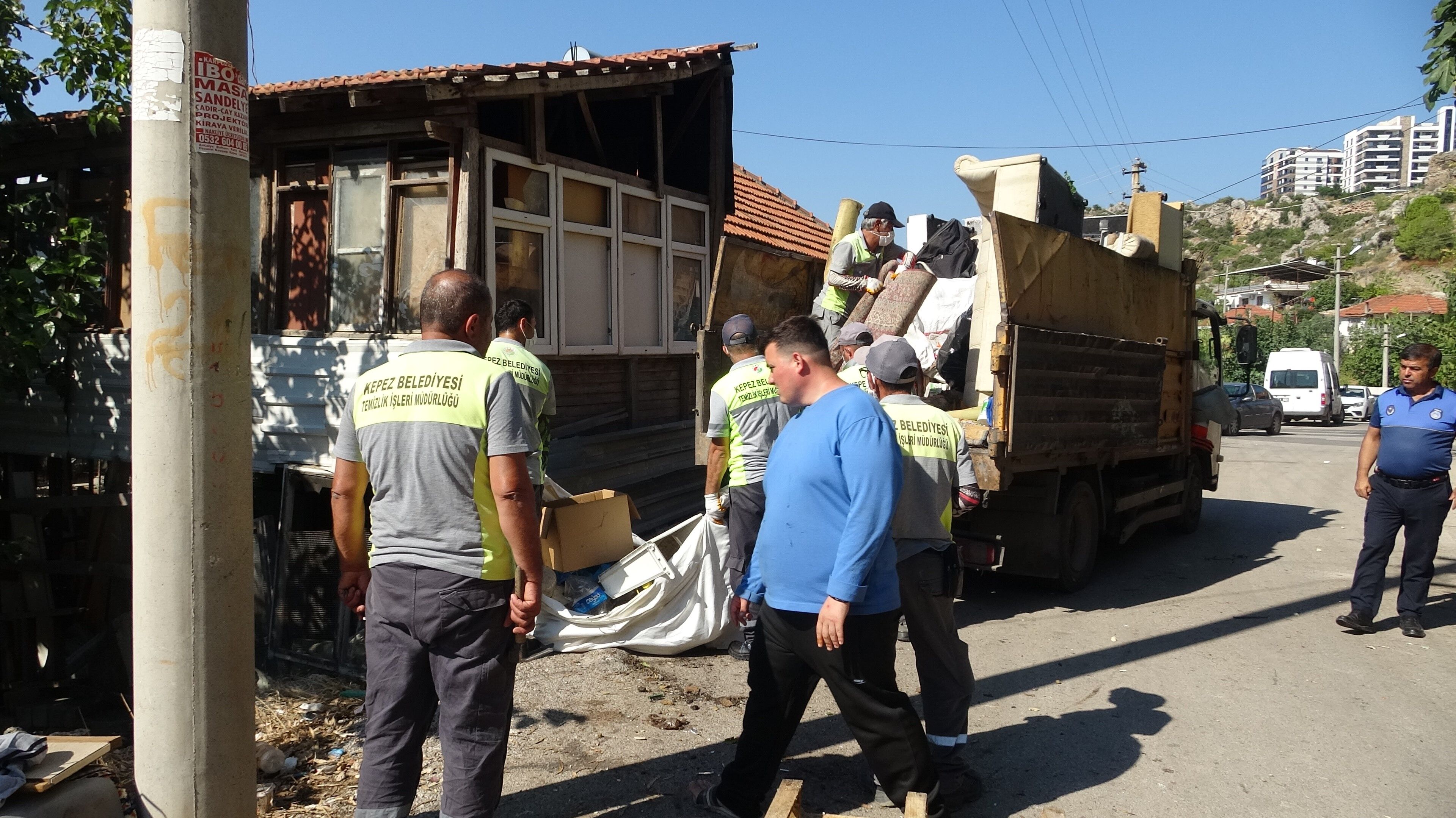 Kepez Belediyesi’nden Ev Operasyonu (1)