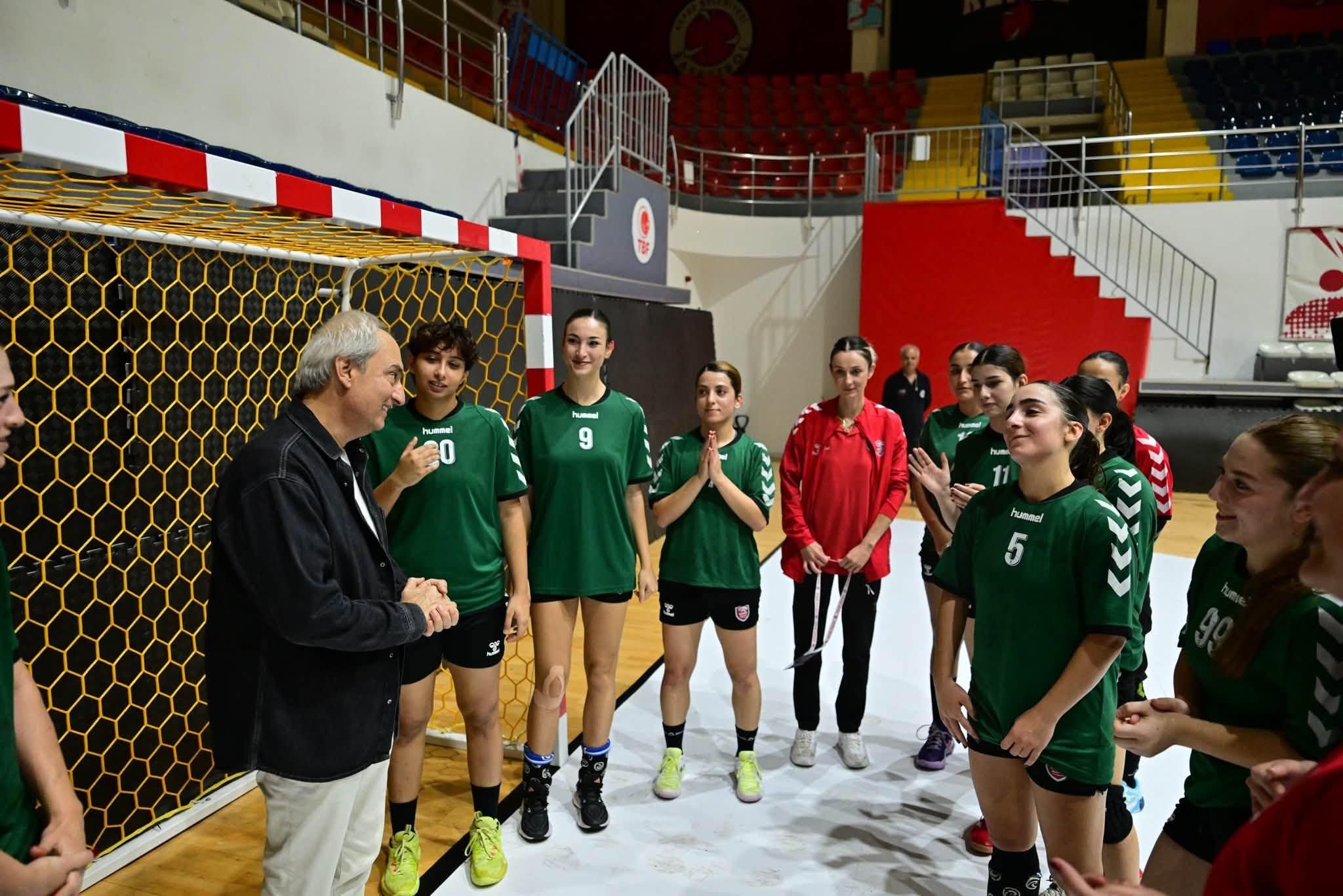 Kepez’in Sultanları İzmir’i Mağlup Etti (4)