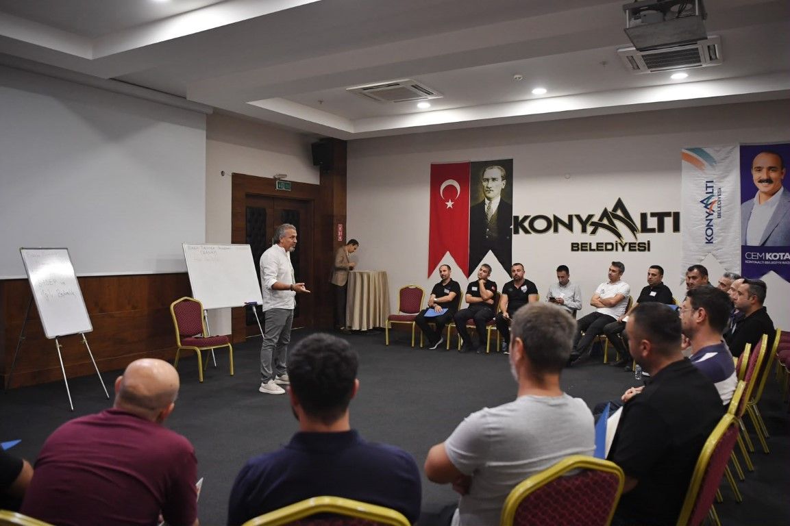 Konyaaltı Belediye Başkanı Cem Kotan Ilk Derse Katıldı (1)