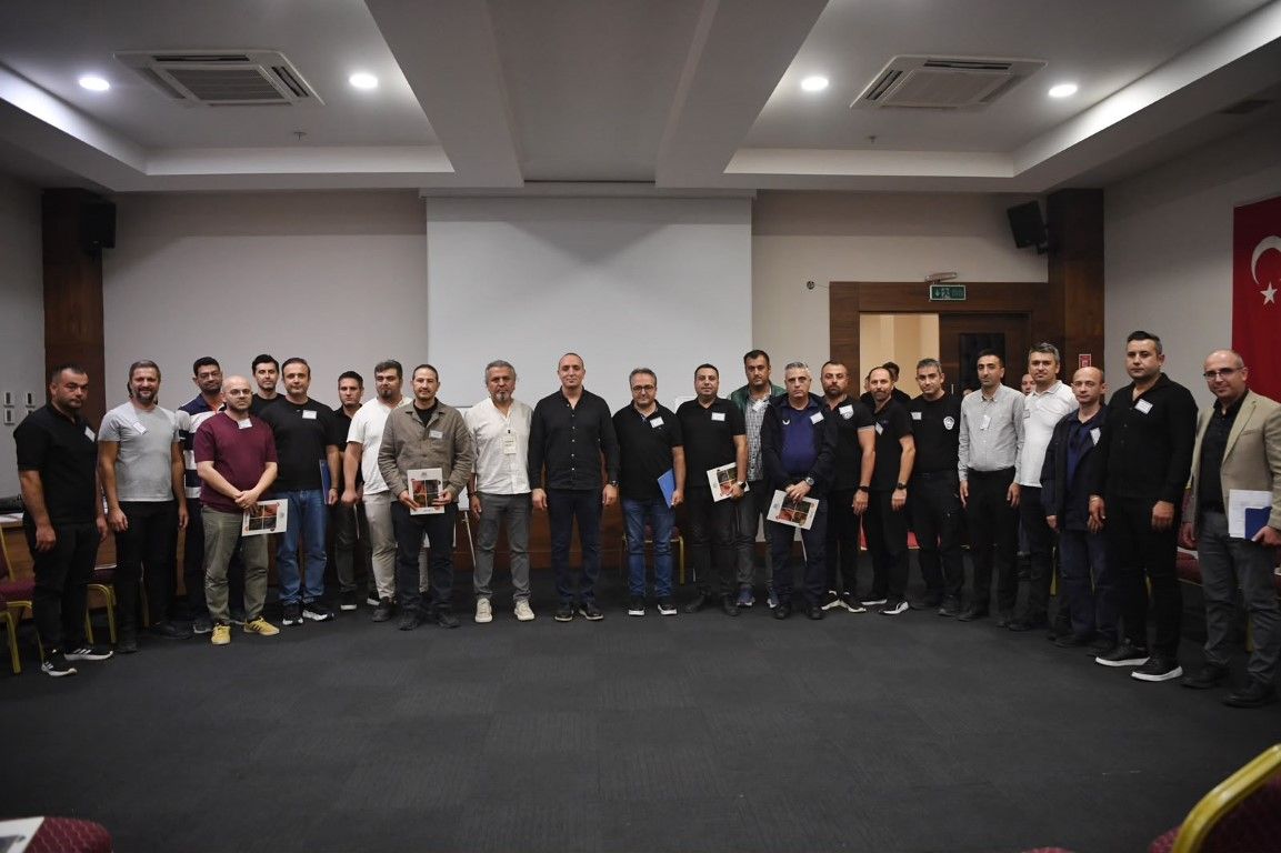 Konyaaltı Belediye Başkanı Cem Kotan ilk derse katıldı