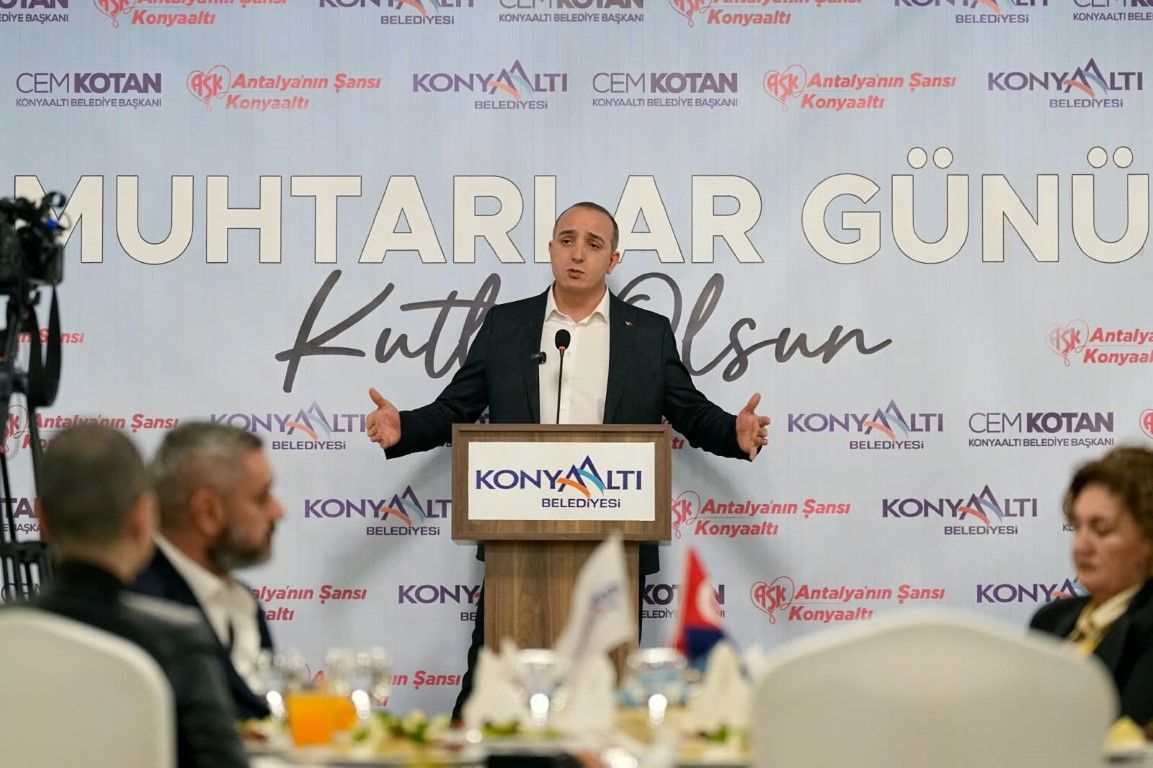 Konyaaltı Belediye Başkanı Cem Kotan muhtarlarla buluştu