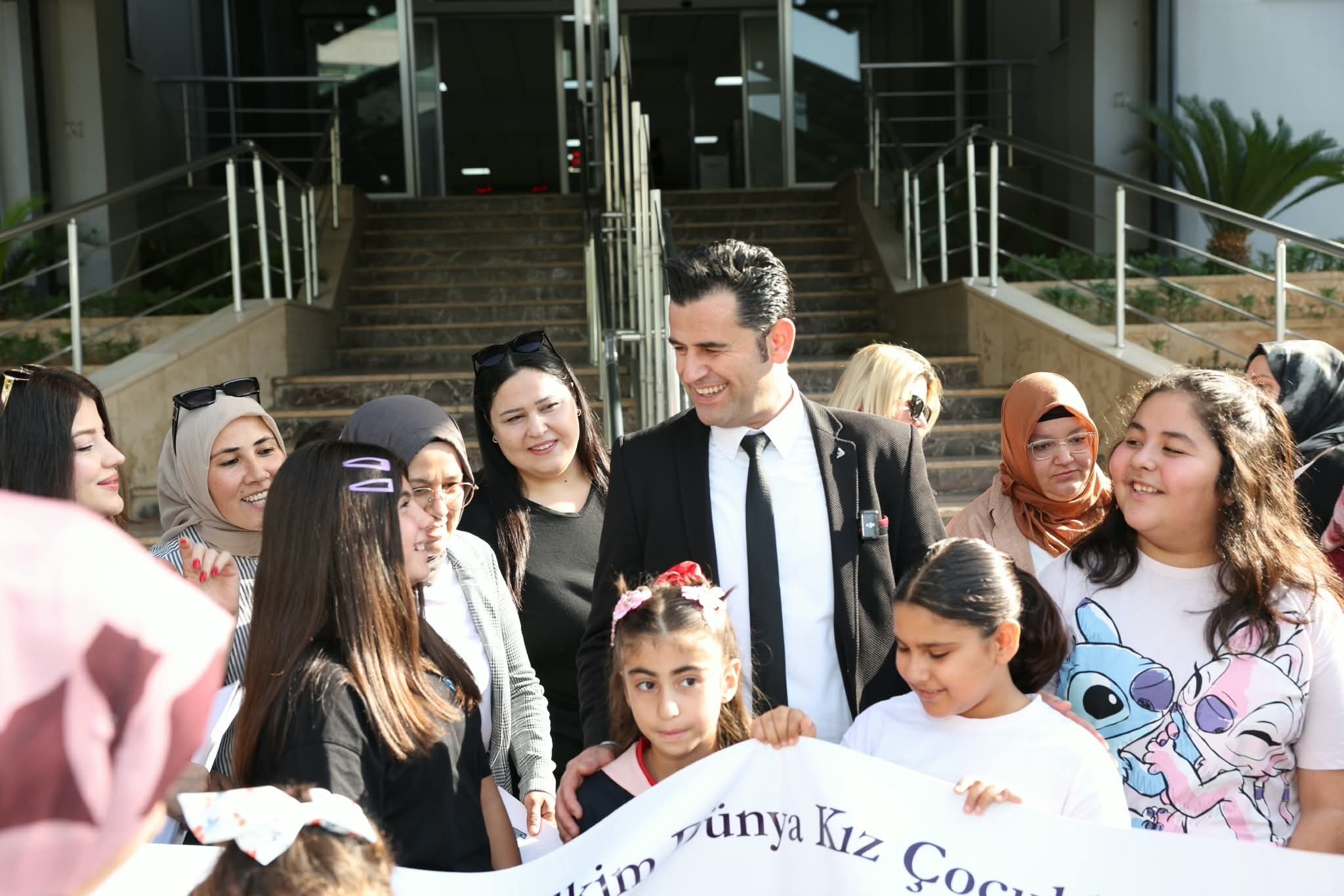 Mersin’de Dünya Kız Çocukları Günü’nde Unutulmaz Anlar Yaşandı (2)