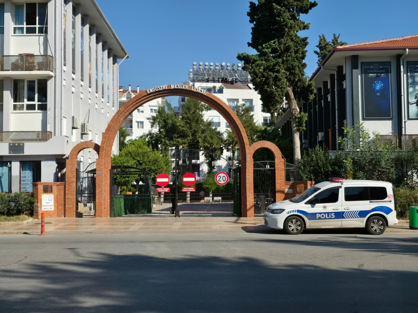 Okul Saldirilarinin Ardindan Mirandan Cagri (3)-1