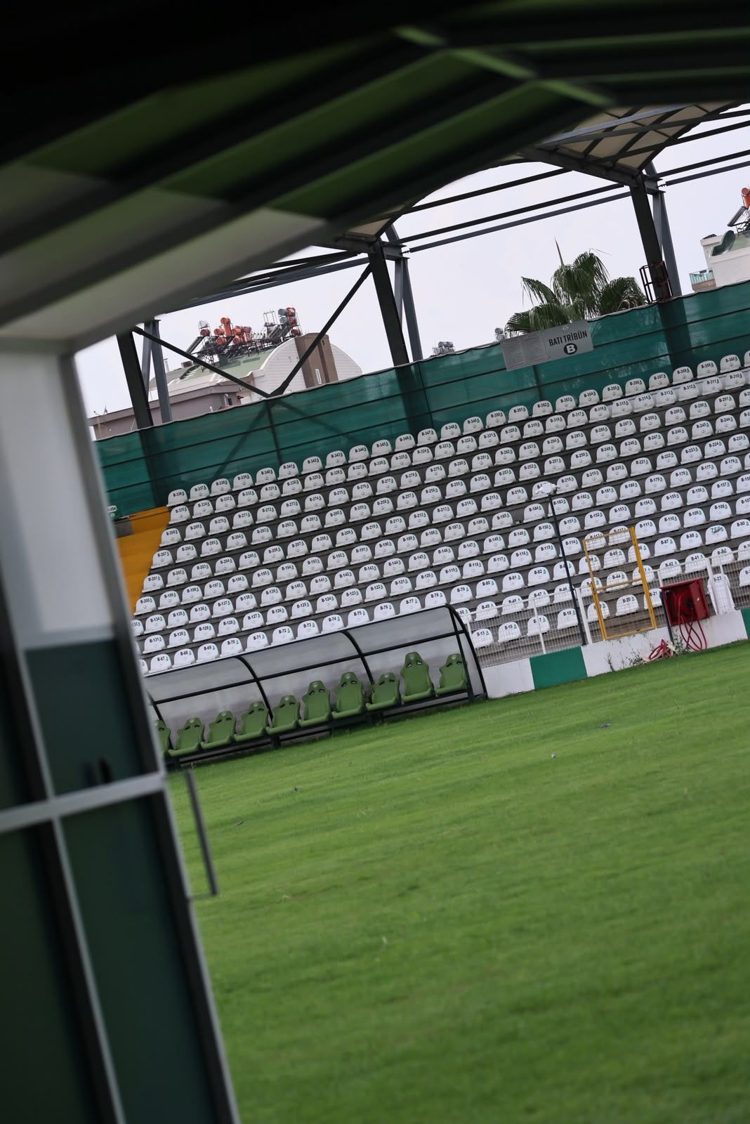 Serikspor’da Büyük Heyecan Yaşanıyor! 6 Ay Sonra Taraftarıyla Buluşuyor (1)