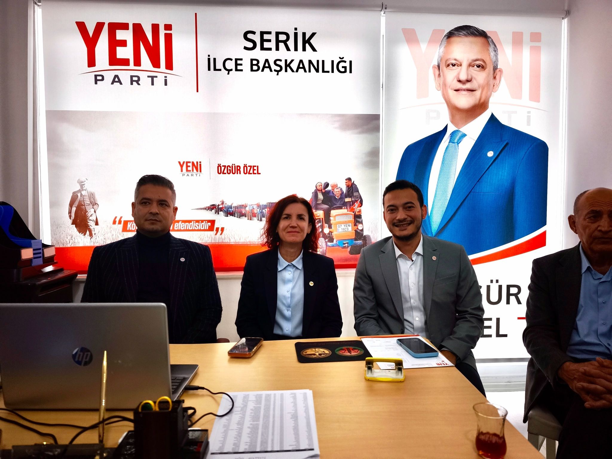 Serikte 6 Meclis Uyesi Yeni Partiye Katildi (1)-1