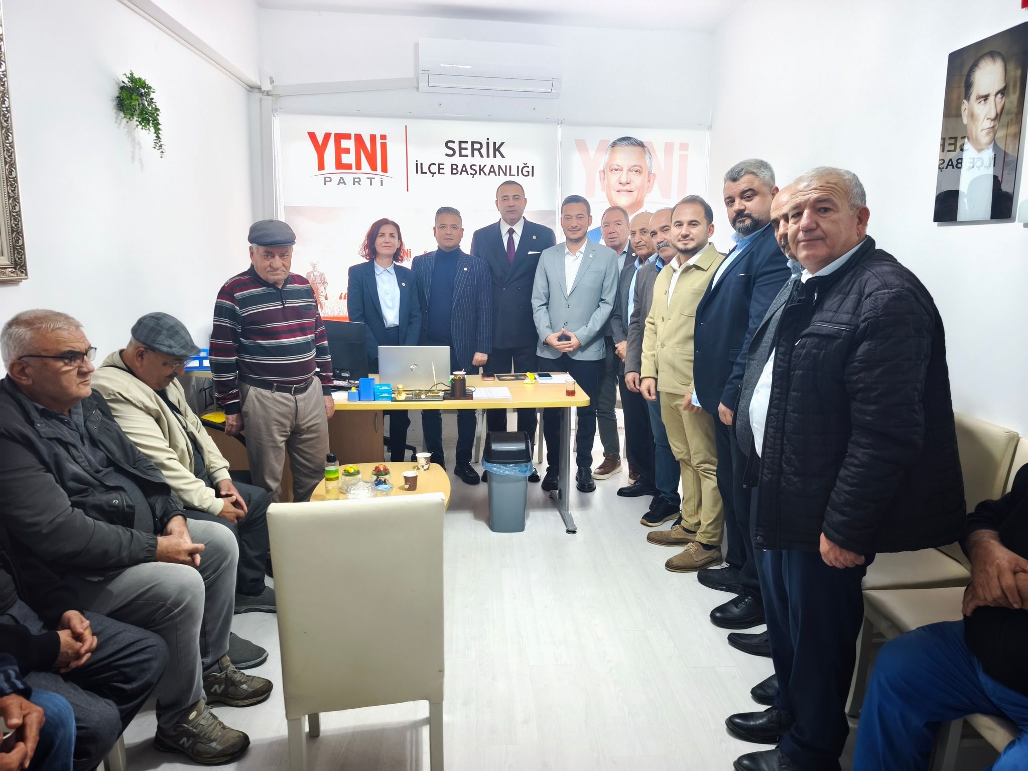 Serikte 6 Meclis Uyesi Yeni Partiye Katildi (2)-1