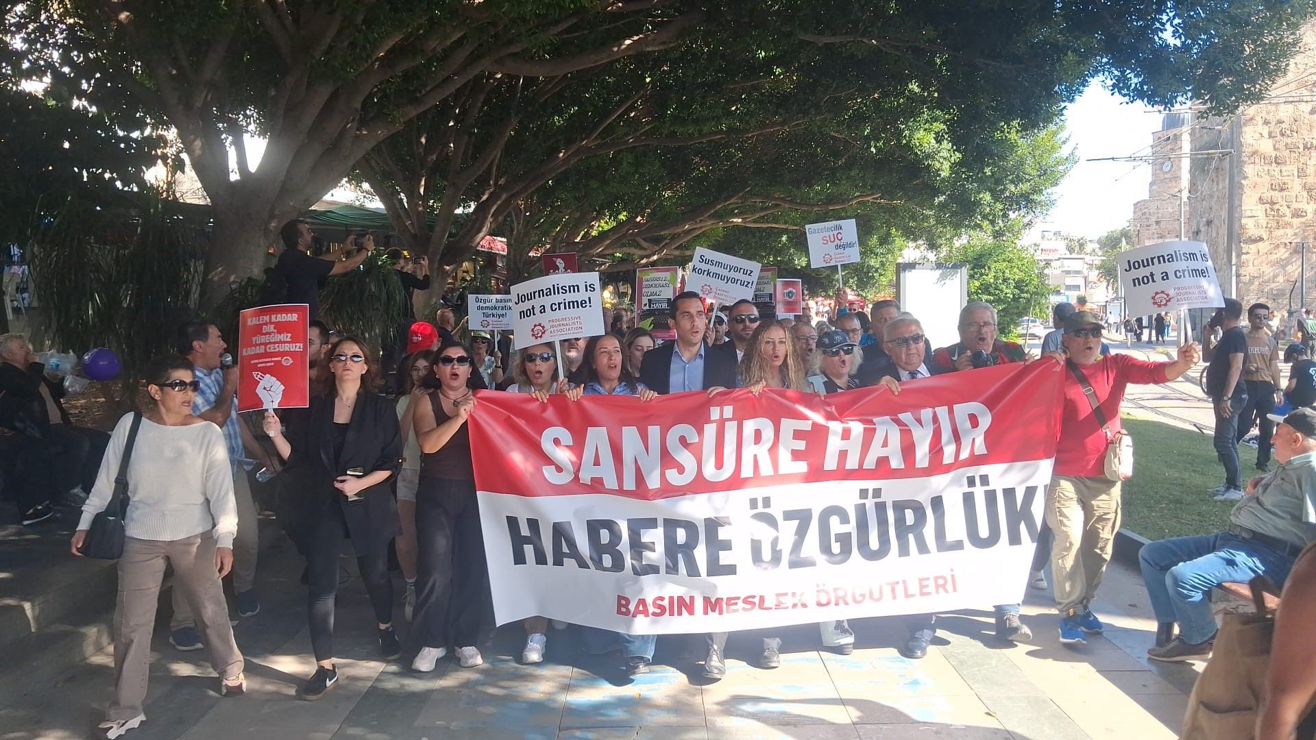 Türkiye Genelinde Eş Zamanlı Eylem! Antalya’da Basın Özgürlüğü Için Ses Yükselttiler-2