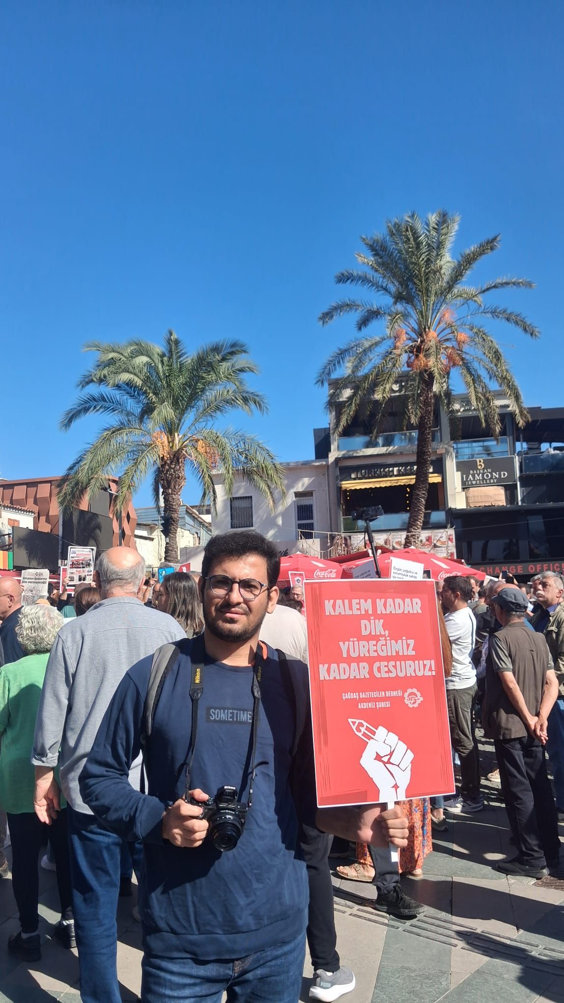 Türkiye Genelinde Eş Zamanlı Eylem! Antalya’da Basın Özgürlüğü Için Ses Yükselttiler