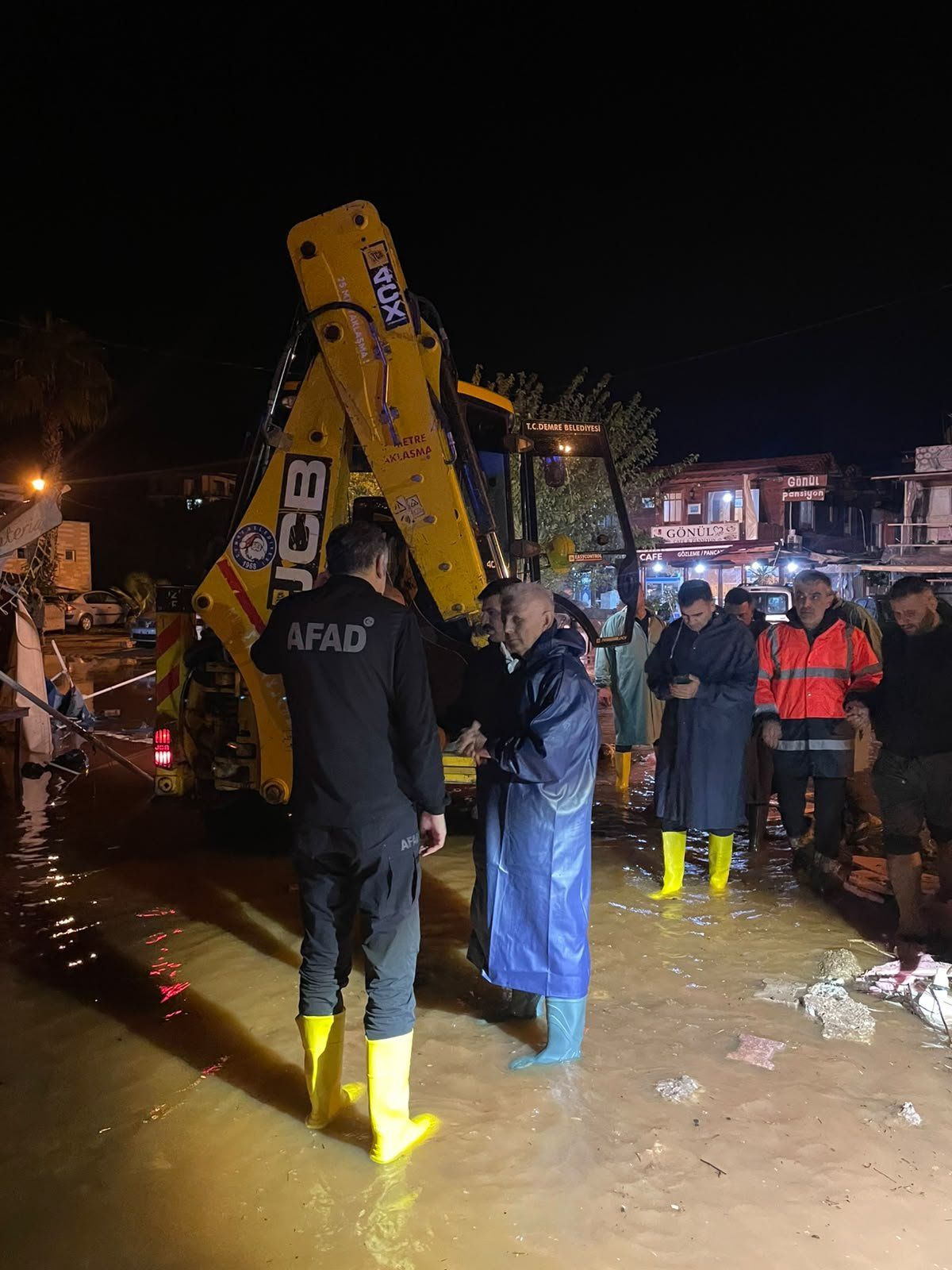 Vali Sahin Demredeki Sel Felaketine Aciklama Yapti (3)