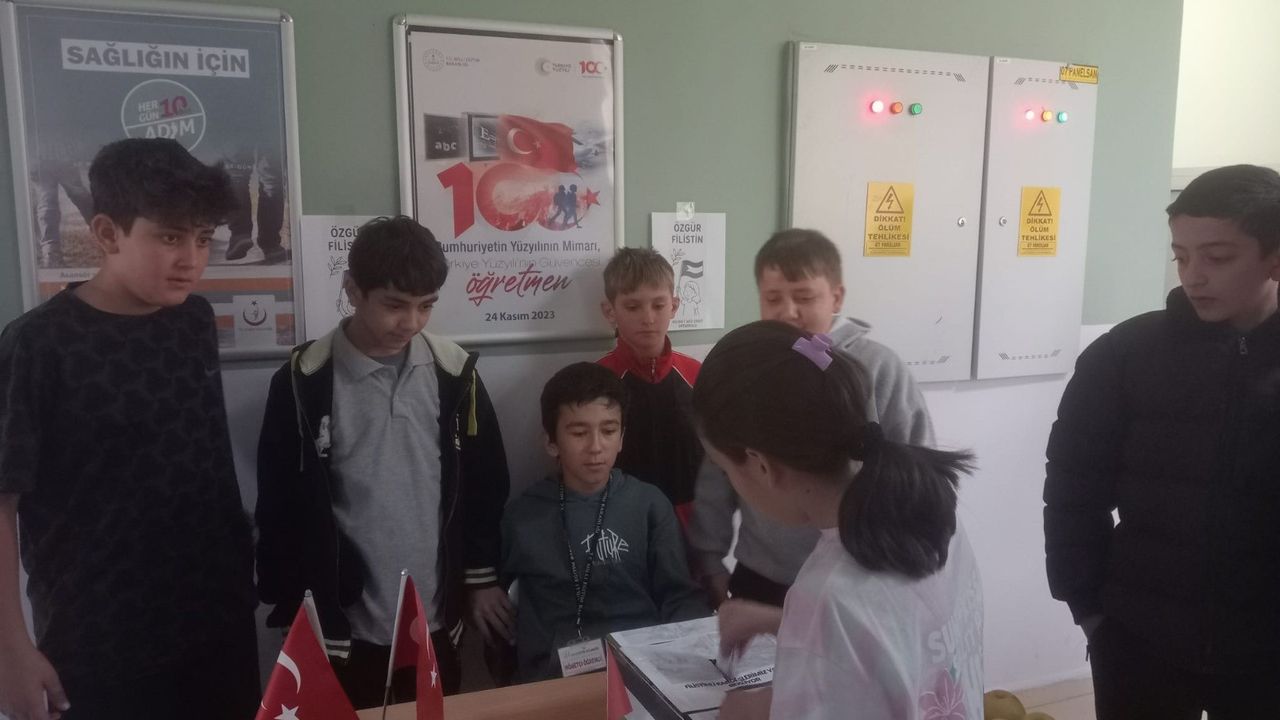 Eğirdirli öğrencilerden Filistin’e anlamlı destek: 238 bin 85 TL yardım toplandı