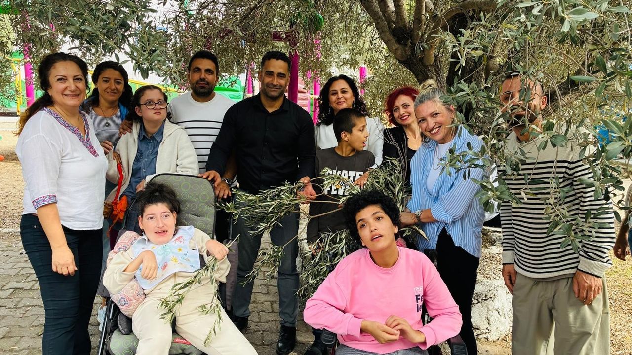 Bodrum’da özel öğrenciler zeytin hasadında buluştu