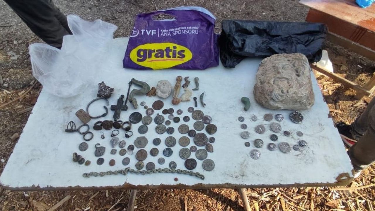 Adana'da kaçakçılık operasyonu: 18 gözaltı