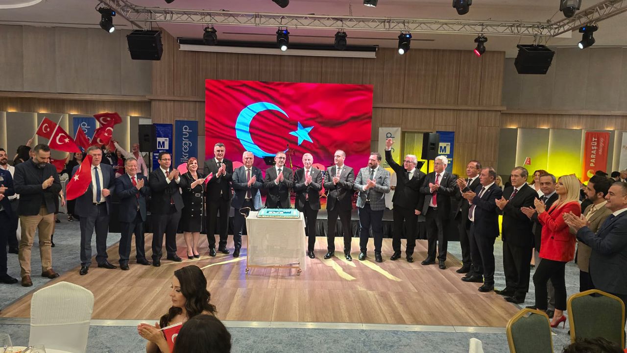 ASMO’dan Cumhuriyet balosu