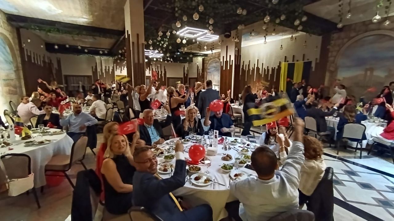 Bodrum Fenerbahçeliler Derneği’nden görkemli Cumhuriyet kutlaması