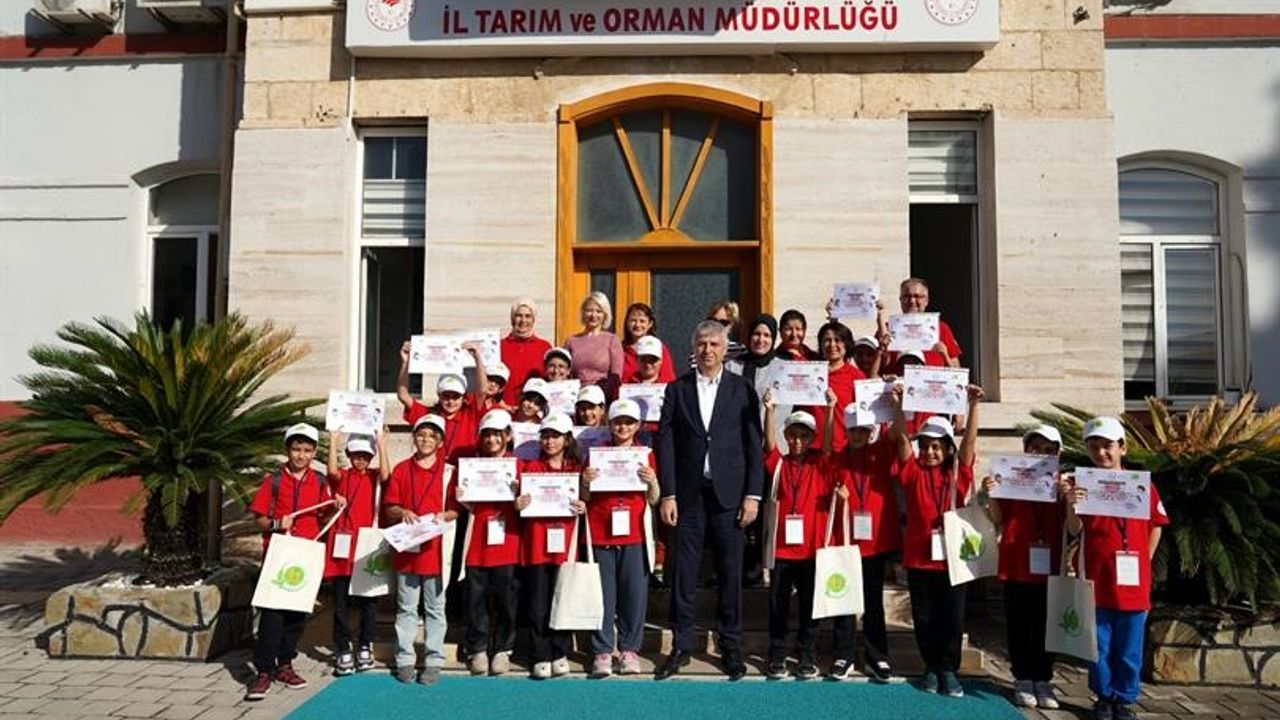 "Lider Çocuk Kampı"yla çocuklar, hayvancılık ve tarım öğrendi