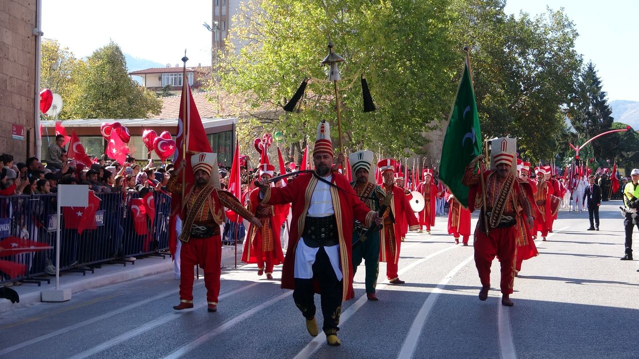 Isparta’da Cumhuriyet Bayramı coşkuyla kutlandı
