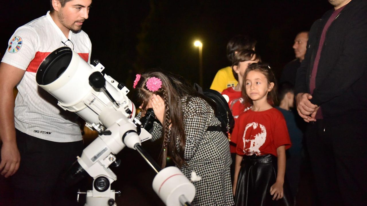Kepez’de Cumhuriyet ve Bilimle Gece Gözlemi