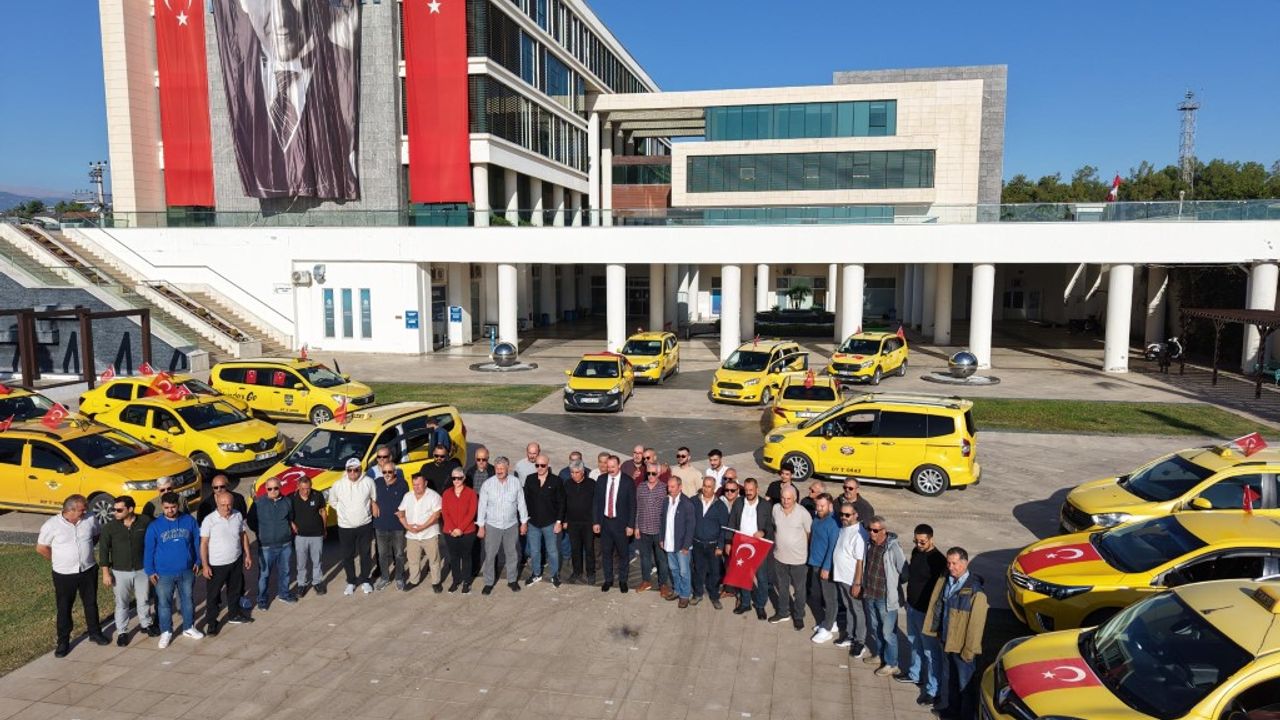 Konyaaltı’nda Cumhuriyet konvoyu