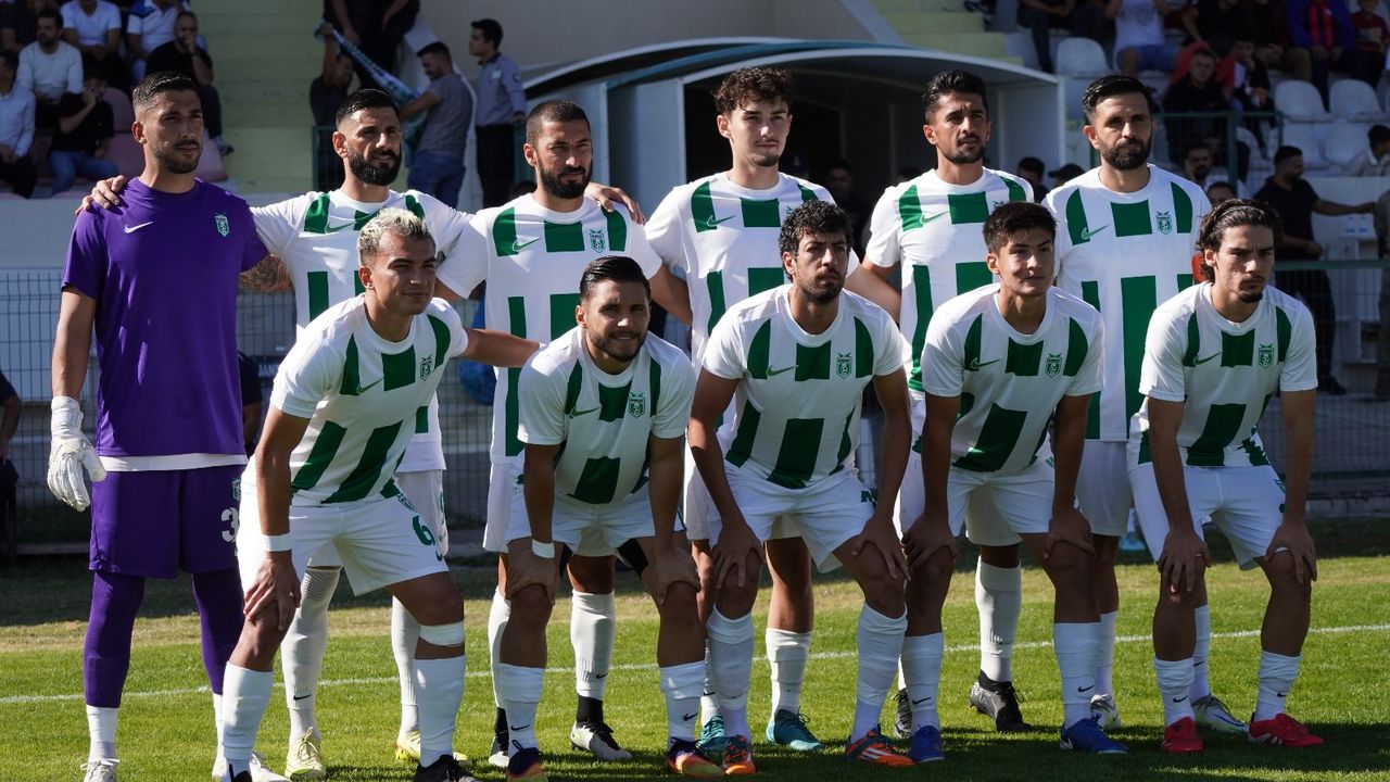 Manavgat Belediyespor liderliğini sürdürdü