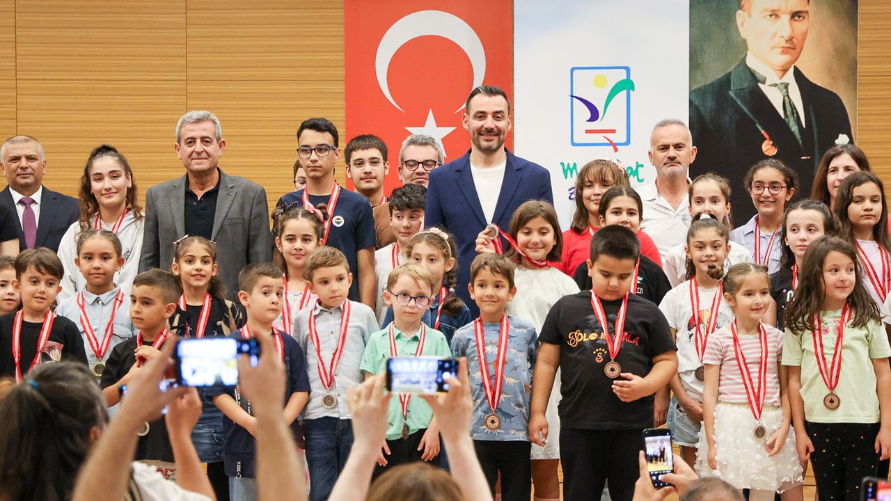 Manavgat’ta Cumhuriyet Bayramı satranç turnuvası düzenlendi