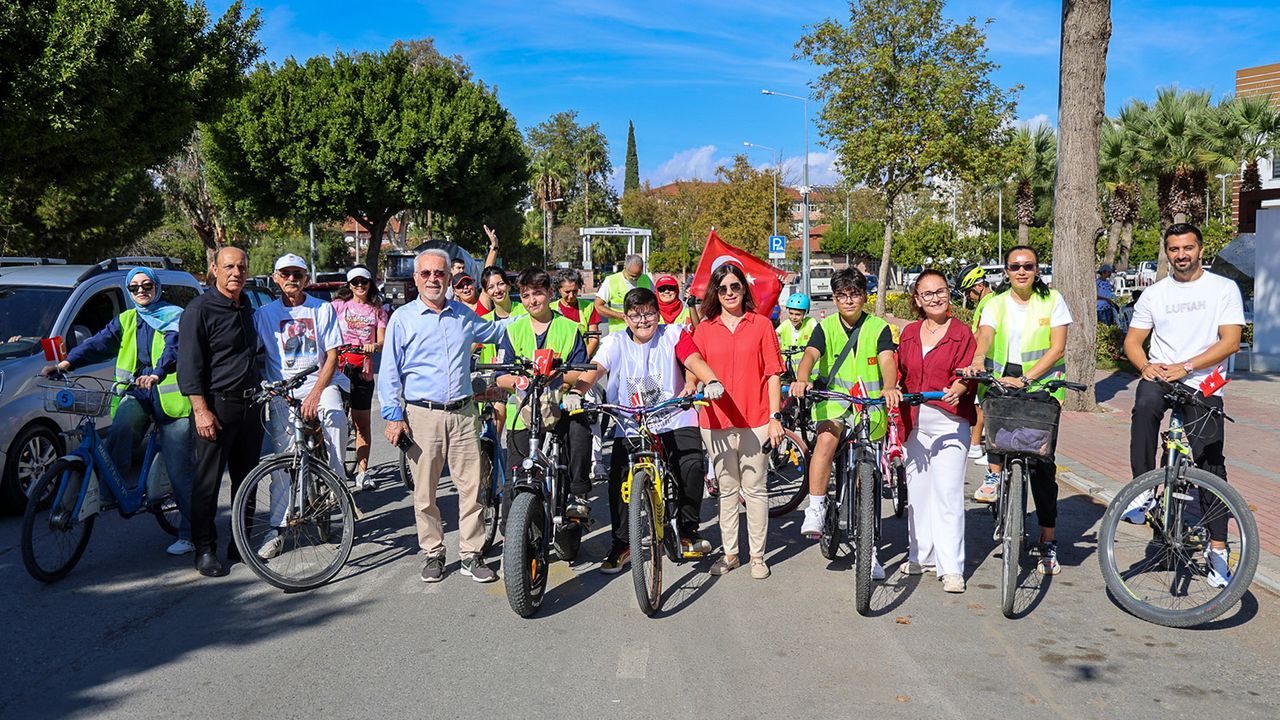 Manavgat’ta “Cumhuriyet için pedal çevirelim” etkinliği düzenlendi
