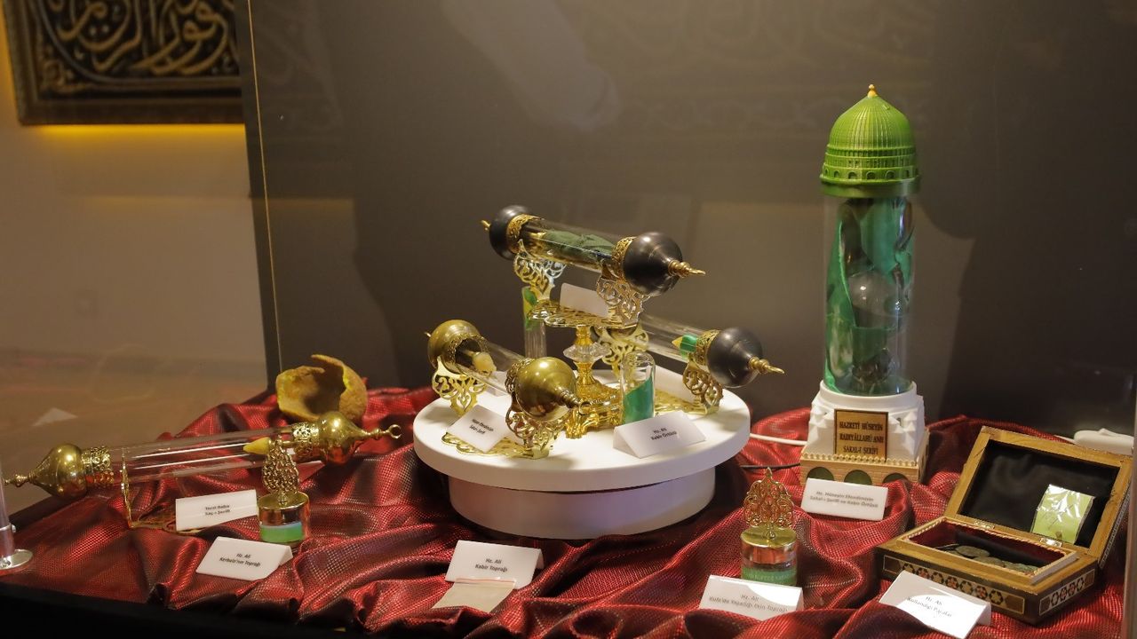 Mukaddes Emanetler Sergisi açıldı