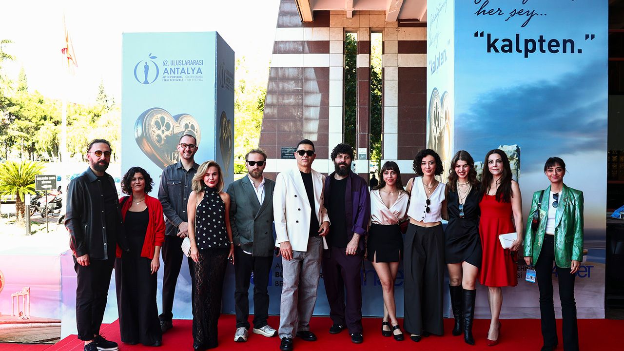 “Kesilmiş Bir Ağaç Gibi” ve “Noir” filmleri seyirciyle buluştu