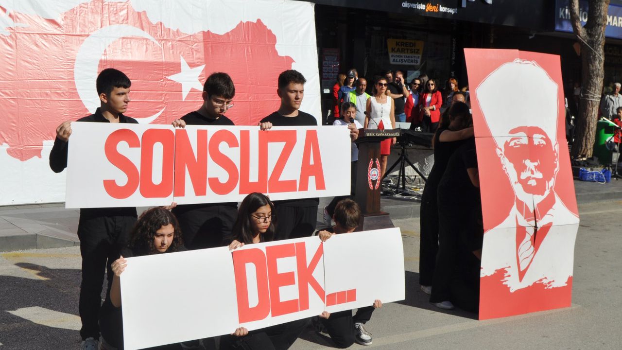 Serik'te coşkulu Cumhuriyet kutlaması