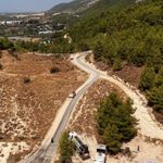 Manavgat Belediyesi yolları elden geçiriyor