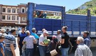 Adana’da 20 ton karpuz ücretsiz dağıtıldı