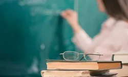 MEB EK Ders ücreti ne kadar, kadrolu ve sözleşmeli öğretmen ek ders ücreti kaç lira (2024)