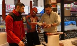 Kastamonu'nun yöresel lezzetlerine "Örümcek Adam" hayran kaldı