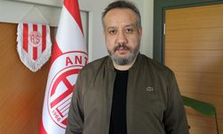 Akrep, aslan avında başarının peşinde
