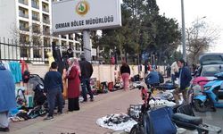 Antalya'da ikinci el giysi pazarına hücum...