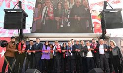 Böcek kadınlarla buluşup, seçim ofisi açtı
