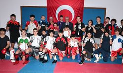 Başkan Topaloğlu’ndan sporculara baklava