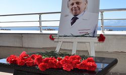Demirbaş’a, Nazım Hikmet şiiriyle veda
