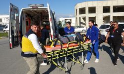 Manavgat’ta motosikletle otomobil çarpıştı