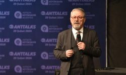 Prof. Dr. Naci Görür’den kritik deprem uyarısı… Sabaha depremle uyanabiliriz