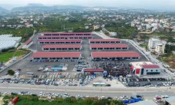 Vahap Seçer, anahtarı teslim etti